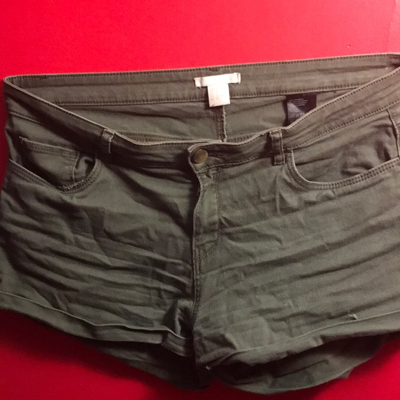 Shorts - Picture 1 of 2